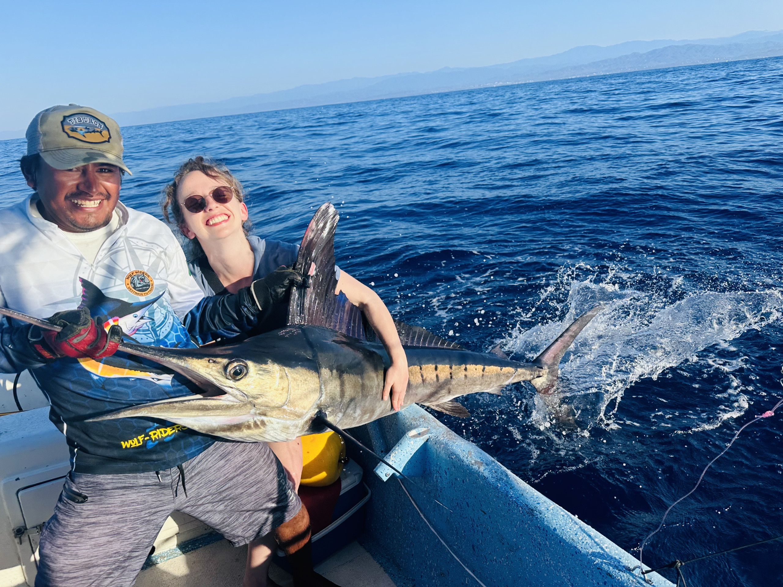 Viaje de Pesca (Medio Día) - Imagen 3